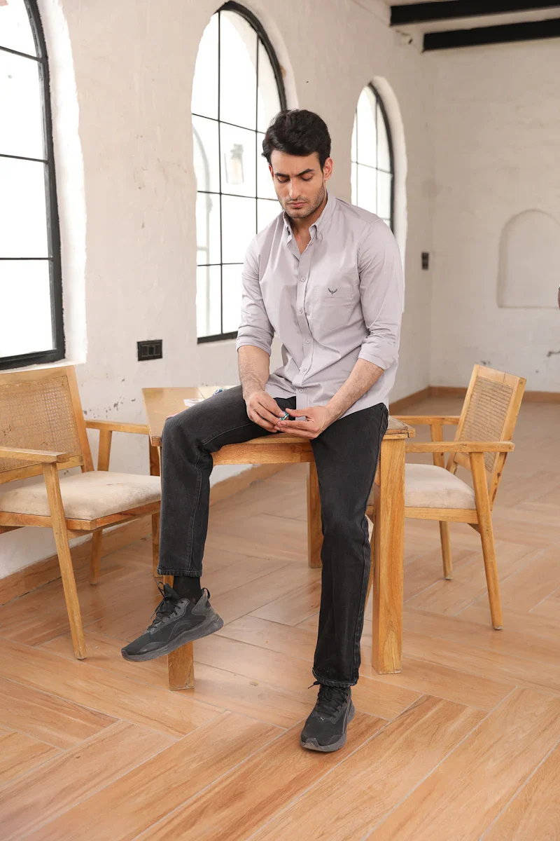 Garnet Gray Cotton Blend Solid Shirt - Image 5